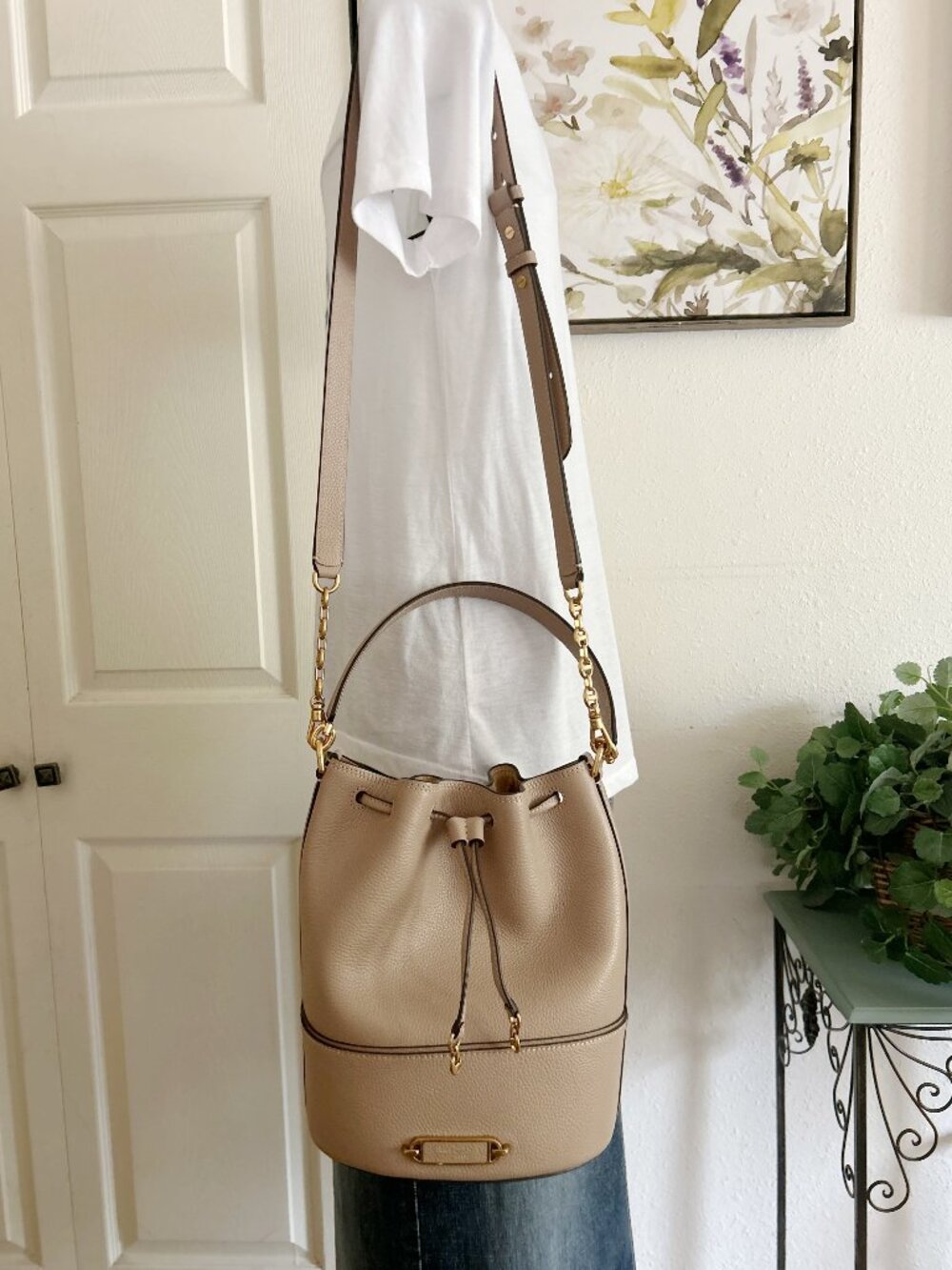 kate spade taupe bucket shoulder bag with gold hardware